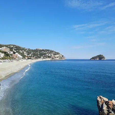 Casada - Ampio Con Vista Mare Nel Cuore Di Vado Ligure