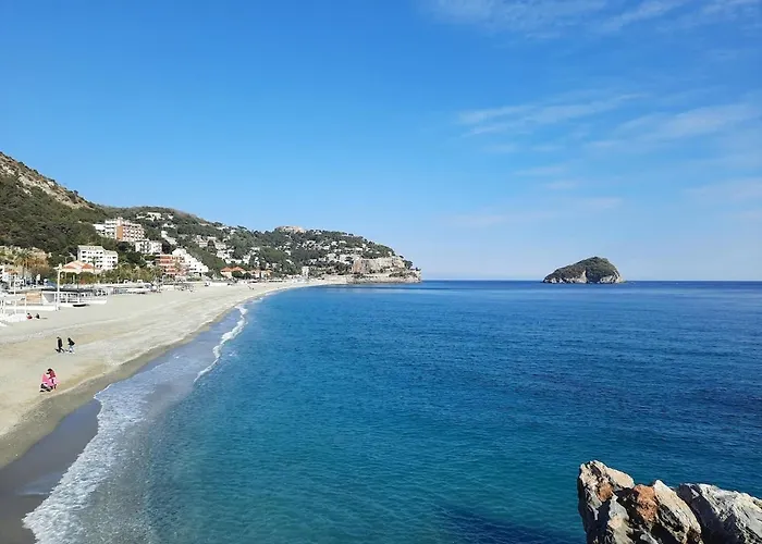 Casada - Ampio Con Vista Mare Nel Cuore Di Vado Ligure